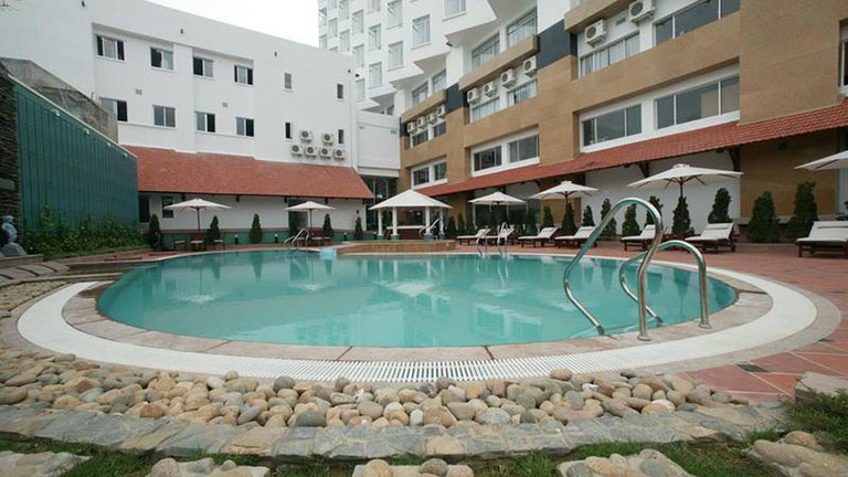 top 10 khách sạn có hồ bơi đẹp tại thành phố quy nhơn, bình định