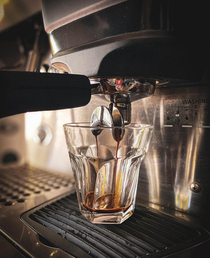 adiuvat coffee roasters quy nhơn – quán cafe đẹp lên báo quốc tế