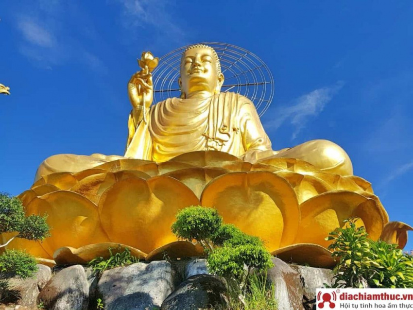 thiền viện vạn hạnh – ngôi chùa nổi tiếng với tượng phật lớn nhất tại đà lạt