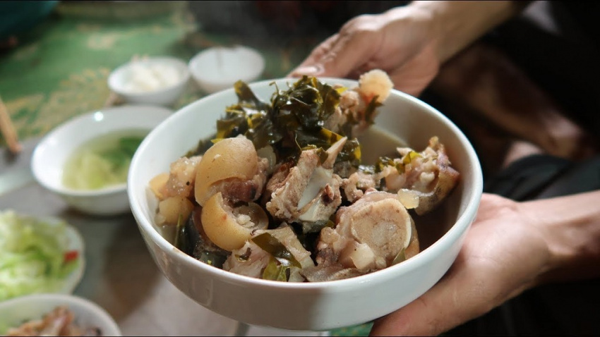 Thịt trâu nấu lá lồm: Nốt trầm xao xuyến trong ẩm thực Hòa Bình