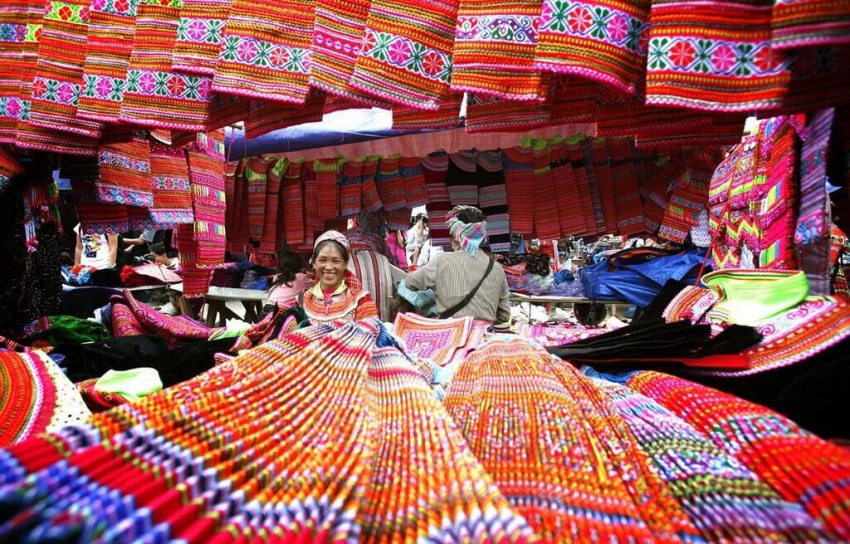 Trải nghiệm văn hóa Tây Bắc tại 10 phiên chợ Lào Cai nức tiếng