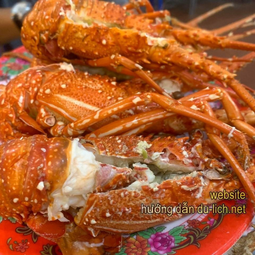 Quán hải sản Đà Nẵng ngon + rẻ, khách đi ăn “như đi chợ”