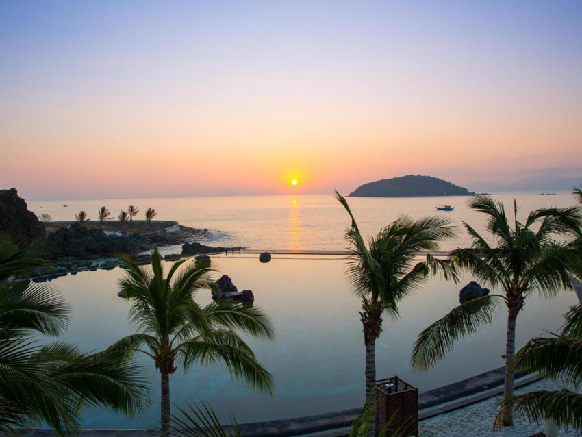 Đi Nha Trang nên ở khách sạn + resort nào view đẹp mà giá rẻ?