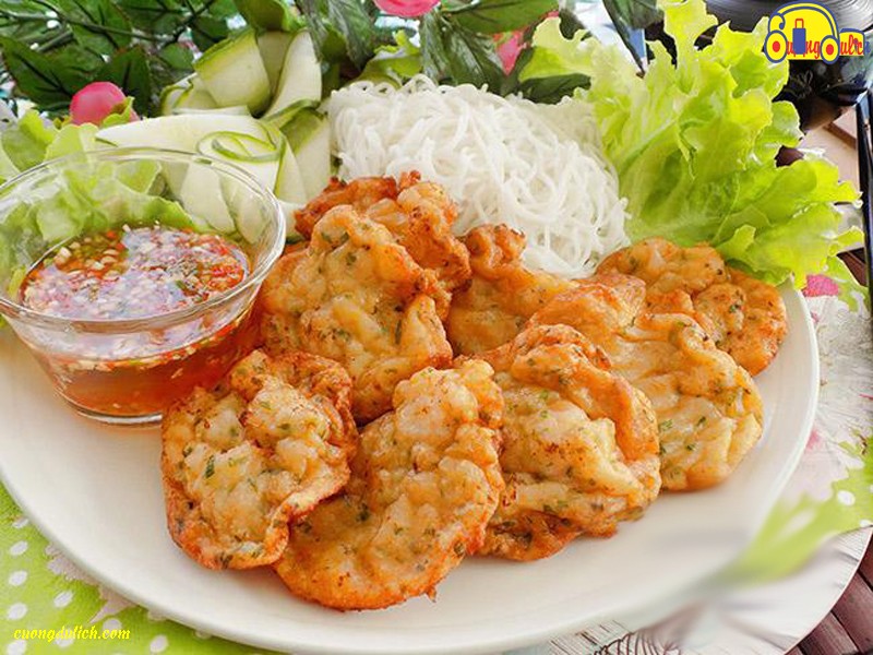 Top 10 nhà hàng Hạ Long nổi tiếng với món ăn ngon lại có view bao đẹp