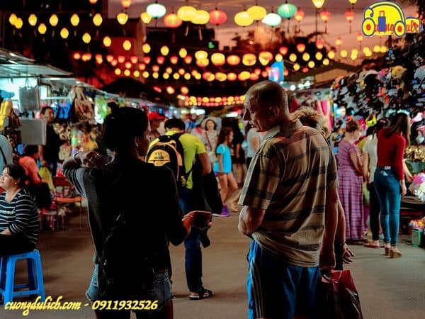 Hướng dẫn tham quan chợ đêm Nha Trang