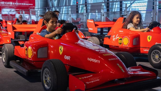 Kinh Nghiệm Du Lịch Ferrari World Abu Dhabi