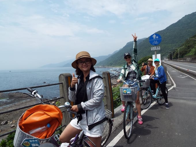 Đạp xe tham quan ngọn hải đăng Sandao Jiao – Đài Loan