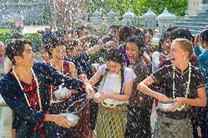 7 tuyệt chiêu chiến đấu lễ hội té nước Songkran