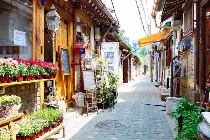 Khám phá Ikseon-dong – con phố cổ ẩn mình giữa Seoul náo nhiệt