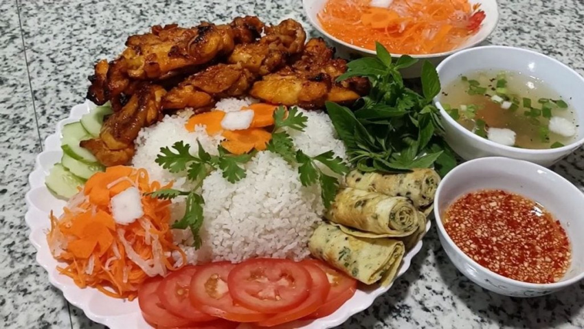 Du lịch Nha Trang ăn gì: 25 món đặc sản & địa chỉ quán ăn ngon