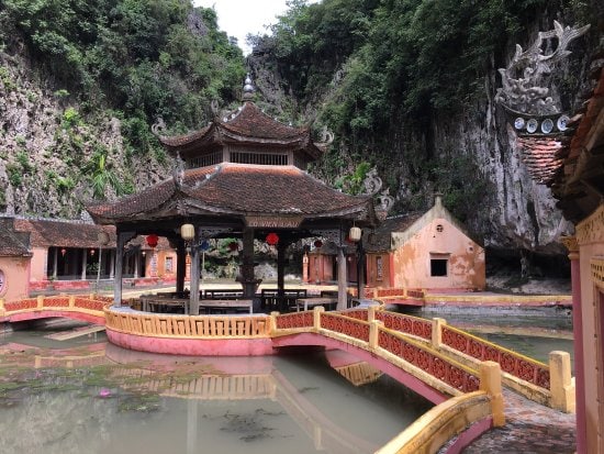 Kinh nghiệm du lịch tự túc chùa Bích Động, Ninh Bình