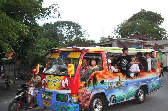 Tại sao nên thuê xe du lịch tham quan Bali kèm tài xế lái?