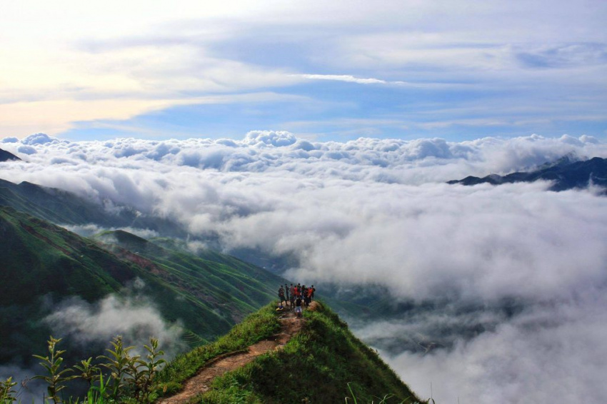 Chinh phục đỉnh Tà Xùa – thiên đường mây Tây Bắc