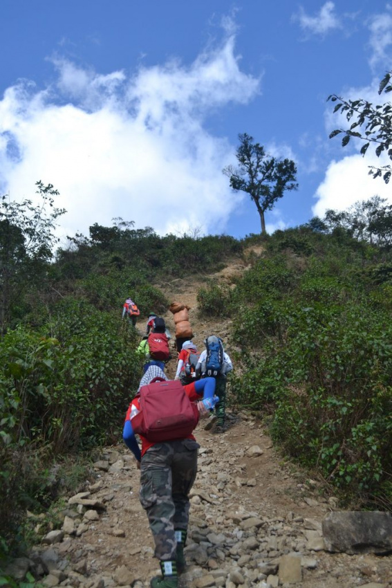 Review chi tiết về tour trekking Tà Chì Nhù 2 ngày 3 đêm