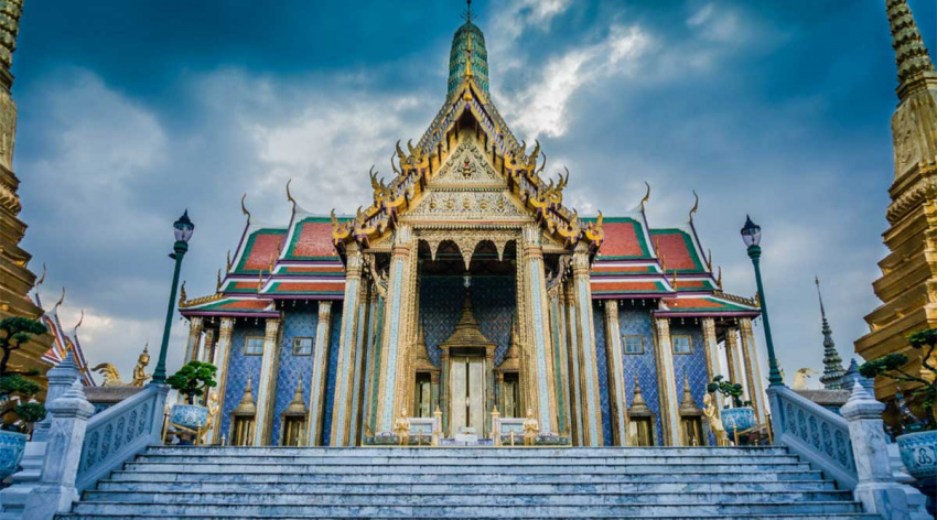 Top 10 ngôi đền linh thiêng & đẹp nhất Bangkok