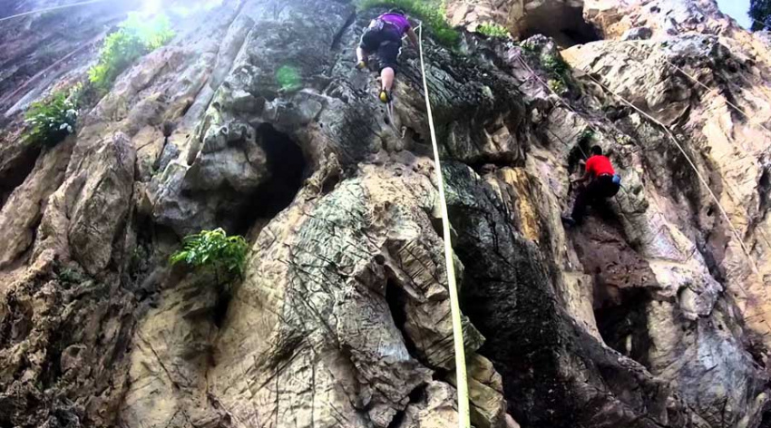 Kinh nghiệm khám phá hang động Batu ở Malaysia