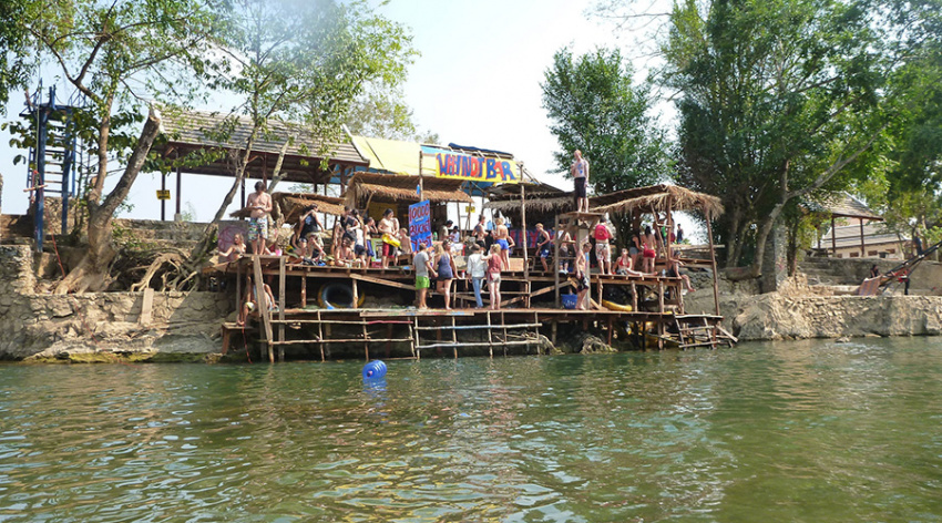 Chơi Tubing cực đã tại Vang Vieng – Lào