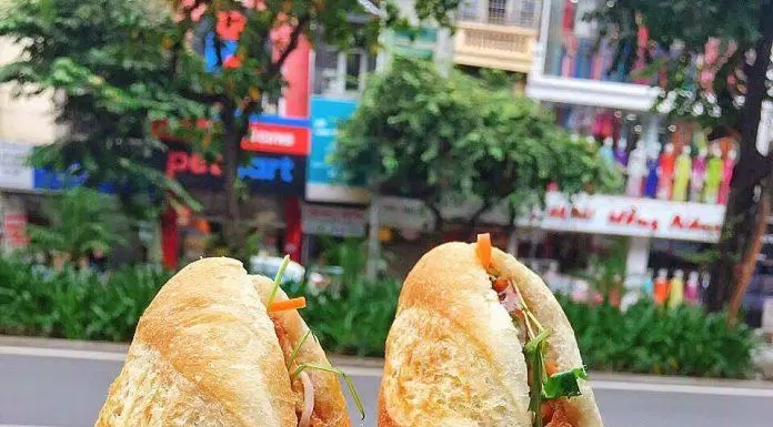 Bánh mì Phúc: Tiệm bánh mì hạnh phúc ở Hà Nội, nhất định phải ghé qua!